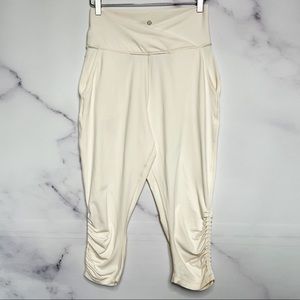 Lululemon Cream Ruched Leg Harem Capri Pant
